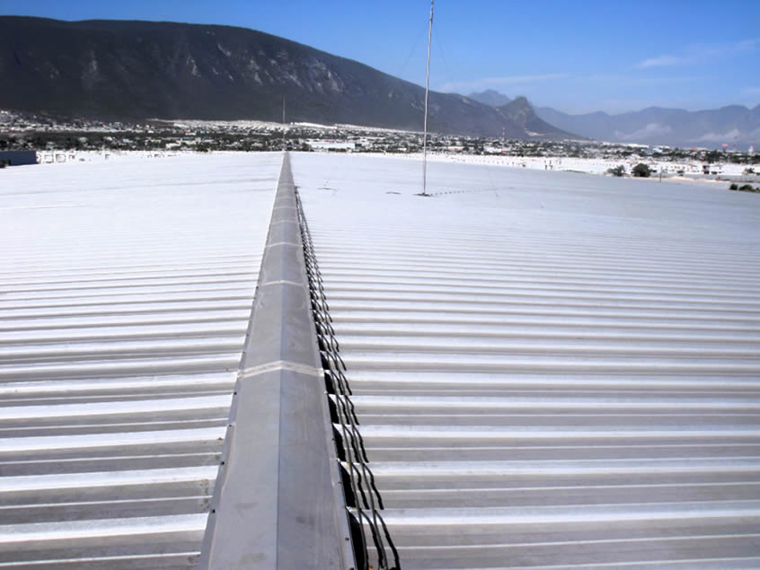 Instalación de Cubiertas Metálicas por Uno A Proyectos